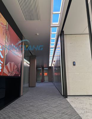 खरीदें कार्यस्थलों और सार्वजनिक भवनों के लिए उपयुक्त सर्कैडियन रिदम लाइटिंग को शामिल करने वाला नकली स्काईलाइट पैनल ऑनलाइन निर्माण